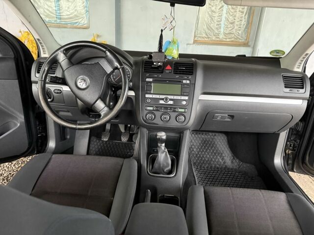 Фольксваген Гольф 2007 у Шостке на Automoto.ua Чорний Фольксваген Гольф, об'ємом двигуна 1.4 л та пробігом 220 тис. км за 5200 $, фото 8 на Automoto.ua