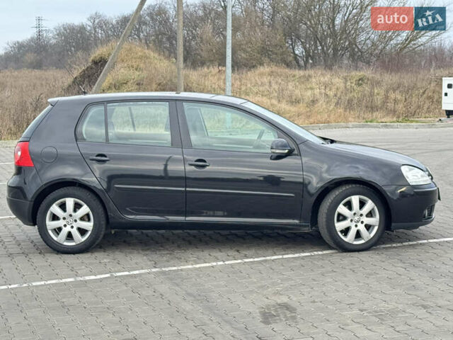 Черный Фольксваген Гольф, объемом двигателя 1.6 л и пробегом 218 тыс. км за 5900 $, фото 5 на Automoto.ua