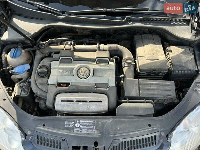 Чорний Фольксваген Гольф, об'ємом двигуна 1.4 л та пробігом 283 тис. км за 5500 $, фото 24 на Automoto.ua