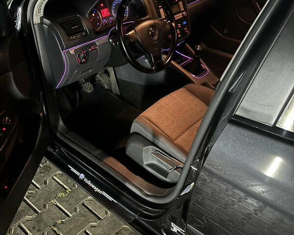 Черный Фольксваген Гольф, объемом двигателя 1.9 л и пробегом 190 тыс. км за 7200 $, фото 11 на Automoto.ua