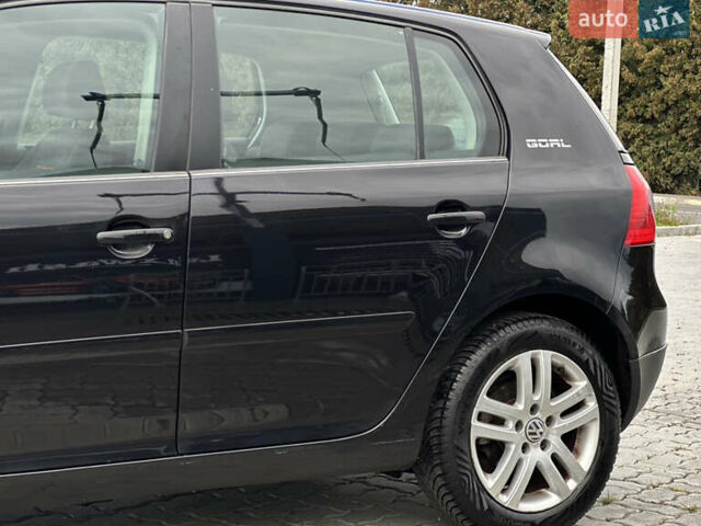 Черный Фольксваген Гольф, объемом двигателя 1.4 л и пробегом 191 тыс. км за 5550 $, фото 67 на Automoto.ua