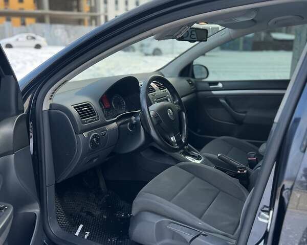 Чорний Фольксваген Гольф, об'ємом двигуна 1.97 л та пробігом 200 тис. км за 6400 $, фото 10 на Automoto.ua