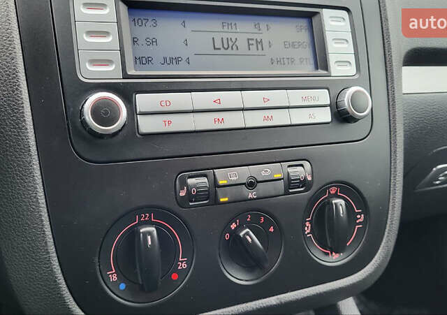 Черный Фольксваген Гольф, объемом двигателя 1.6 л и пробегом 237 тыс. км за 6500 $, фото 33 на Automoto.ua