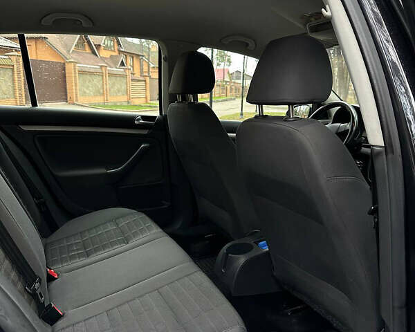 Черный Фольксваген Гольф, объемом двигателя 1.4 л и пробегом 258 тыс. км за 5300 $, фото 8 на Automoto.ua