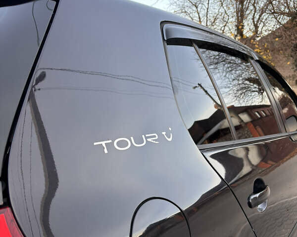 Черный Фольксваген Гольф, объемом двигателя 1.6 л и пробегом 280 тыс. км за 6300 $, фото 10 на Automoto.ua