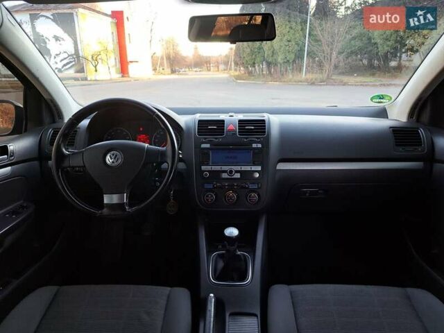 Черный Фольксваген Гольф, объемом двигателя 1.39 л и пробегом 220 тыс. км за 6400 $, фото 29 на Automoto.ua