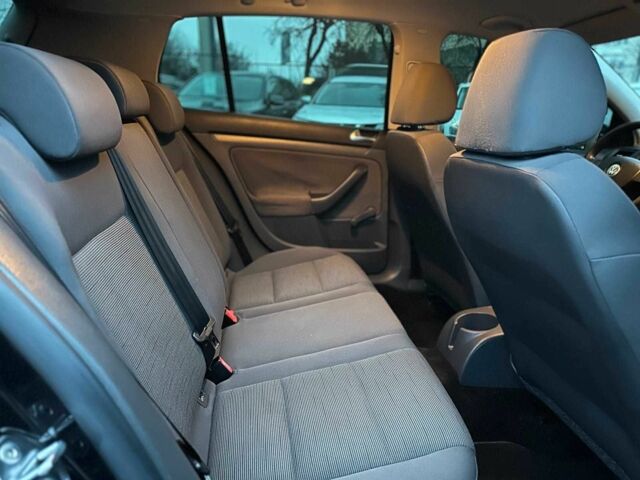 Черный Фольксваген Гольф, объемом двигателя 1.4 л и пробегом 163 тыс. км за 5990 $, фото 11 на Automoto.ua