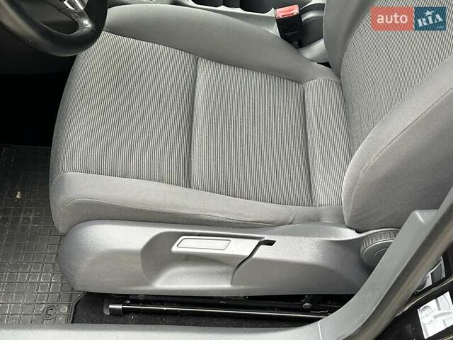 Черный Фольксваген Гольф, объемом двигателя 1.6 л и пробегом 196 тыс. км за 6200 $, фото 24 на Automoto.ua