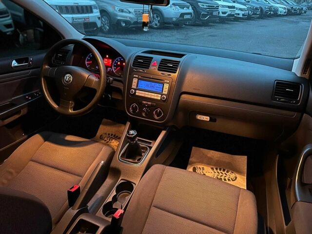 Черный Фольксваген Гольф, объемом двигателя 1.4 л и пробегом 163 тыс. км за 5990 $, фото 12 на Automoto.ua