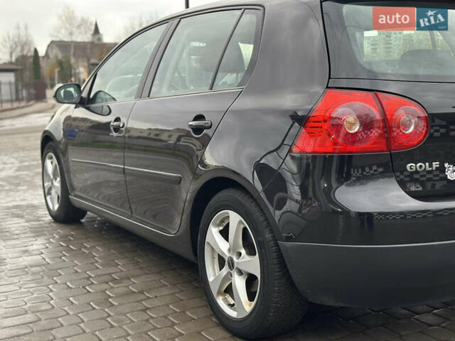 Черный Фольксваген Гольф, объемом двигателя 1.6 л и пробегом 213 тыс. км за 5850 $, фото 6 на Automoto.ua
