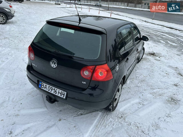 Черный Фольксваген Гольф, объемом двигателя 1.6 л и пробегом 329 тыс. км за 4450 $, фото 5 на Automoto.ua