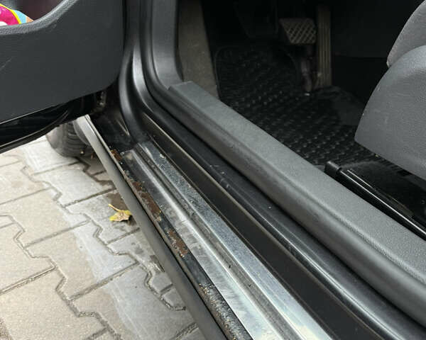 Черный Фольксваген Гольф, объемом двигателя 1.6 л и пробегом 243 тыс. км за 6300 $, фото 8 на Automoto.ua