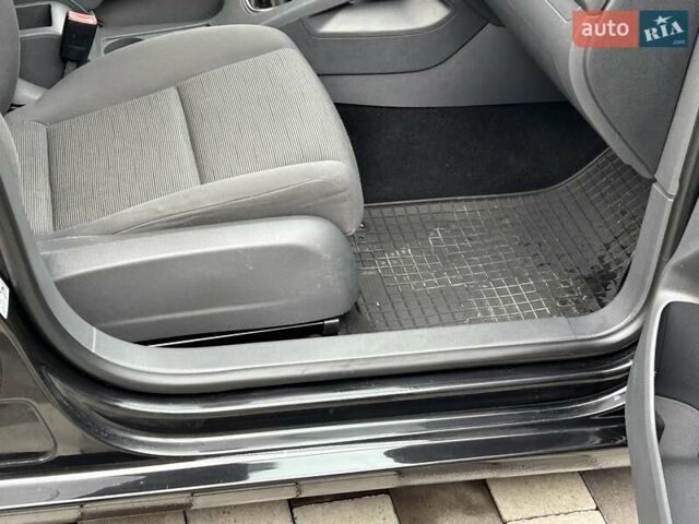 Черный Фольксваген Гольф, объемом двигателя 1.6 л и пробегом 196 тыс. км за 6200 $, фото 51 на Automoto.ua