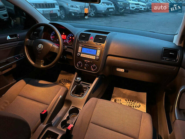 Черный Фольксваген Гольф, объемом двигателя 1.4 л и пробегом 163 тыс. км за 5990 $, фото 12 на Automoto.ua