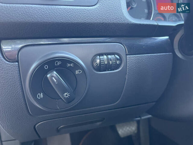 Черный Фольксваген Гольф, объемом двигателя 1.4 л и пробегом 217 тыс. км за 7750 $, фото 32 на Automoto.ua