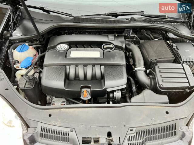 Черный Фольксваген Гольф, объемом двигателя 1.6 л и пробегом 245 тыс. км за 5700 $, фото 8 на Automoto.ua