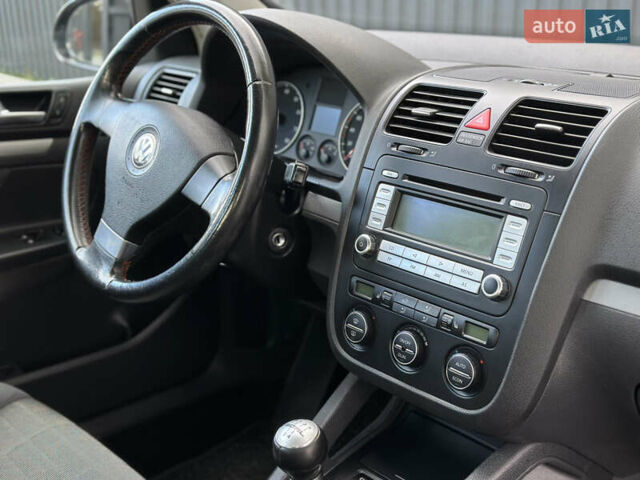 Черный Фольксваген Гольф, объемом двигателя 1.4 л и пробегом 191 тыс. км за 5500 $, фото 10 на Automoto.ua
