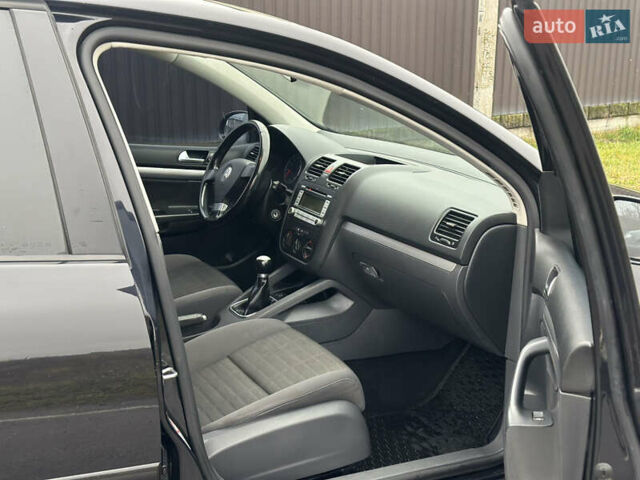 Чорний Фольксваген Гольф, об'ємом двигуна 1.6 л та пробігом 251 тис. км за 6299 $, фото 14 на Automoto.ua