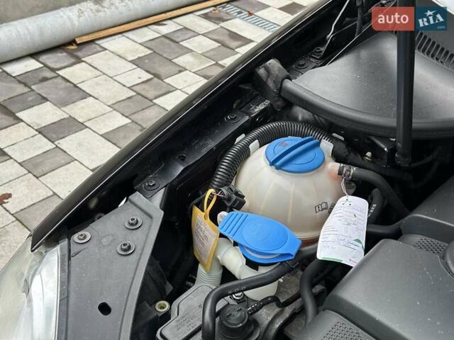 Черный Фольксваген Гольф, объемом двигателя 1.6 л и пробегом 196 тыс. км за 6200 $, фото 55 на Automoto.ua