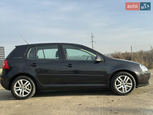 Черный Фольксваген Гольф, объемом двигателя 1.6 л и пробегом 227 тыс. км за 6299 $, фото 17 на Automoto.ua