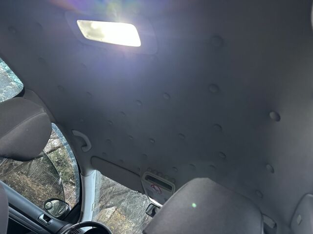 Черный Фольксваген Гольф, объемом двигателя 1.6 л и пробегом 329 тыс. км за 4300 $, фото 16 на Automoto.ua