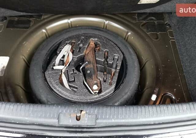 Черный Фольксваген Гольф, объемом двигателя 1.6 л и пробегом 246 тыс. км за 5099 $, фото 14 на Automoto.ua