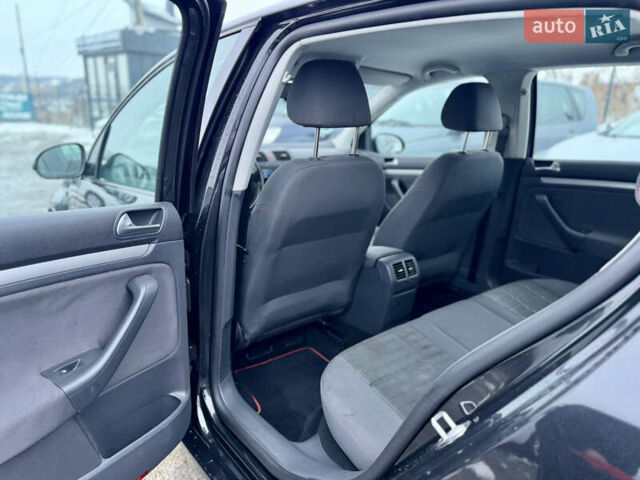 Черный Фольксваген Гольф, объемом двигателя 1.6 л и пробегом 265 тыс. км за 6350 $, фото 10 на Automoto.ua