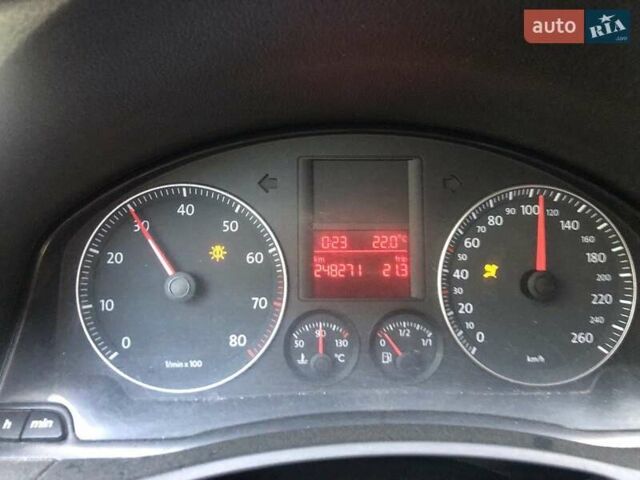 Черный Фольксваген Гольф, объемом двигателя 1.6 л и пробегом 246 тыс. км за 5099 $, фото 33 на Automoto.ua