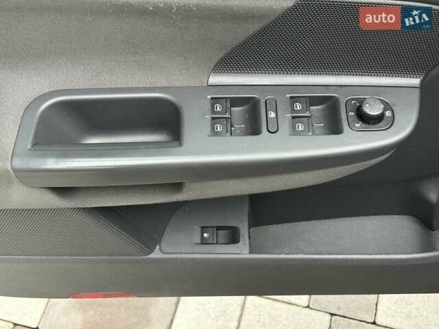 Черный Фольксваген Гольф, объемом двигателя 1.6 л и пробегом 196 тыс. км за 6200 $, фото 20 на Automoto.ua