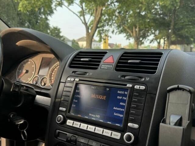 Черный Фольксваген Гольф, объемом двигателя 1.9 л и пробегом 435 тыс. км за 2400 $, фото 4 на Automoto.ua