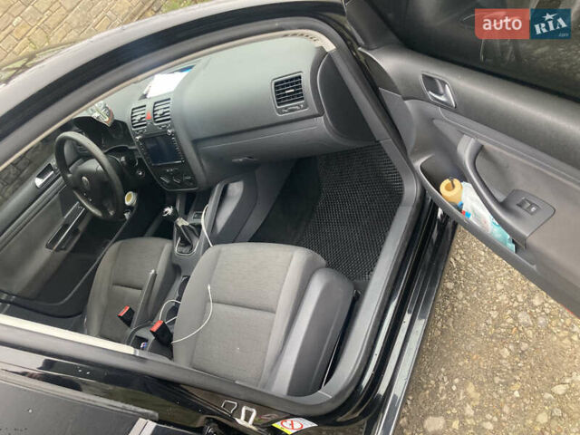 Черный Фольксваген Гольф, объемом двигателя 1.4 л и пробегом 246 тыс. км за 5500 $, фото 3 на Automoto.ua