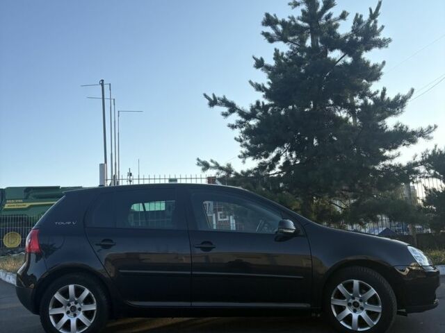 Черный Фольксваген Гольф, объемом двигателя 1.6 л и пробегом 205 тыс. км за 5850 $, фото 3 на Automoto.ua