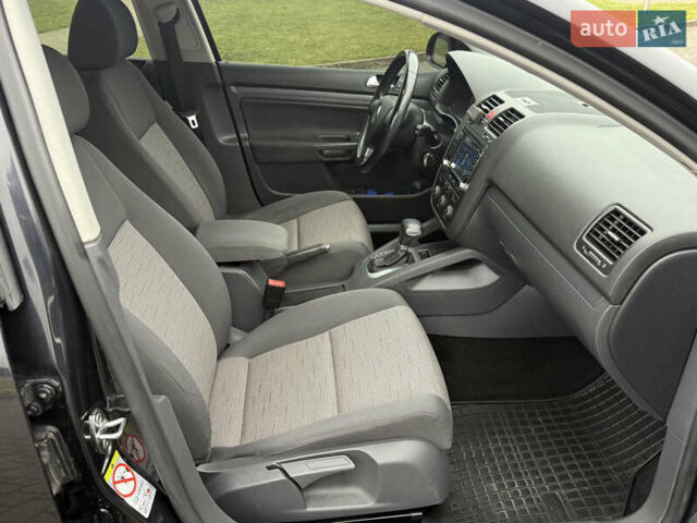 Черный Фольксваген Гольф, объемом двигателя 1.6 л и пробегом 173 тыс. км за 7000 $, фото 28 на Automoto.ua