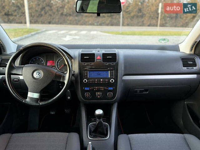 Чорний Фольксваген Гольф, об'ємом двигуна 1.6 л та пробігом 169 тис. км за 5999 $, фото 71 на Automoto.ua