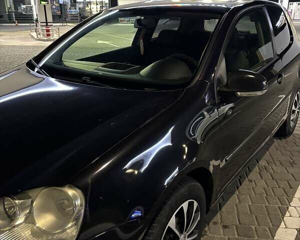 Черный Фольксваген Гольф, объемом двигателя 1.39 л и пробегом 193 тыс. км за 4700 $, фото 2 на Automoto.ua