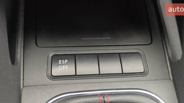 Черный Фольксваген Гольф, объемом двигателя 1.6 л и пробегом 207 тыс. км за 6200 $, фото 20 на Automoto.ua