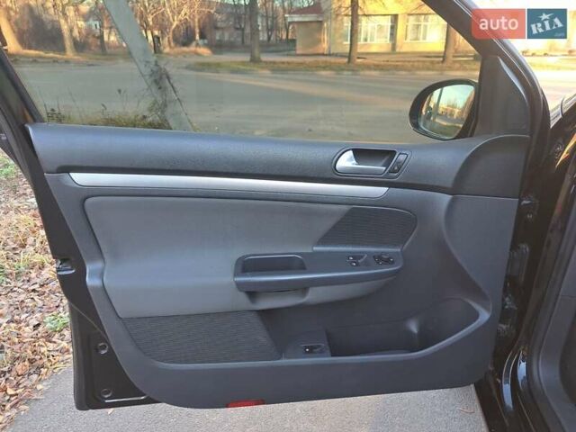 Черный Фольксваген Гольф, объемом двигателя 1.39 л и пробегом 220 тыс. км за 6400 $, фото 13 на Automoto.ua