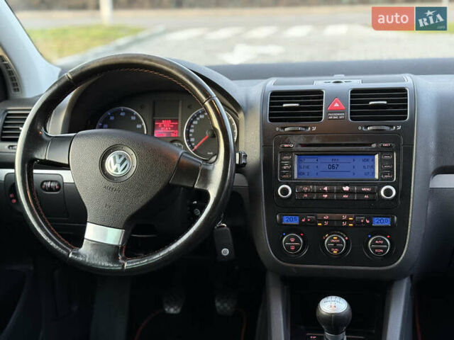 Чорний Фольксваген Гольф, об'ємом двигуна 1.6 л та пробігом 169 тис. км за 5999 $, фото 73 на Automoto.ua