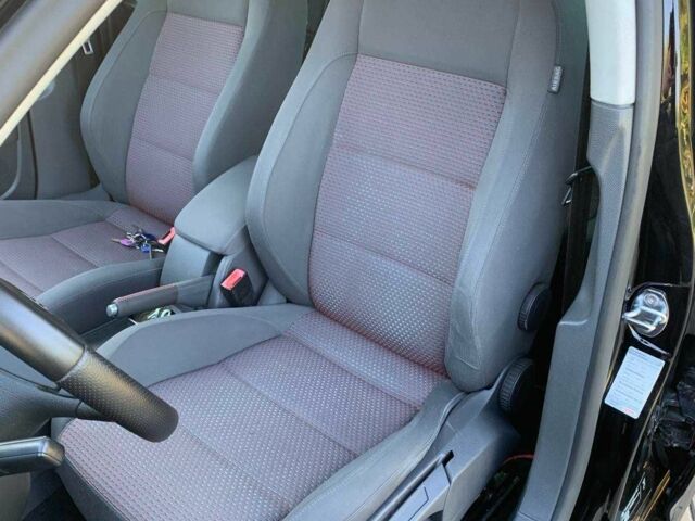 Черный Фольксваген Гольф, объемом двигателя 1.4 л и пробегом 189 тыс. км за 6500 $, фото 12 на Automoto.ua