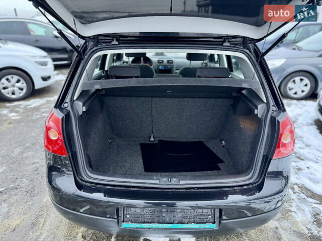 Черный Фольксваген Гольф, объемом двигателя 1.6 л и пробегом 265 тыс. км за 6350 $, фото 11 на Automoto.ua