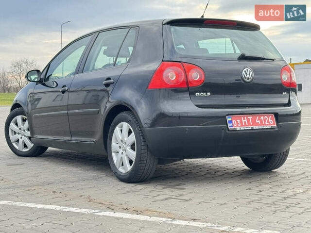 Черный Фольксваген Гольф, объемом двигателя 1.6 л и пробегом 218 тыс. км за 5900 $, фото 11 на Automoto.ua