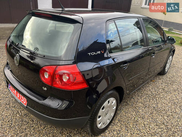Черный Фольксваген Гольф, объемом двигателя 1.6 л и пробегом 253 тыс. км за 6250 $, фото 27 на Automoto.ua