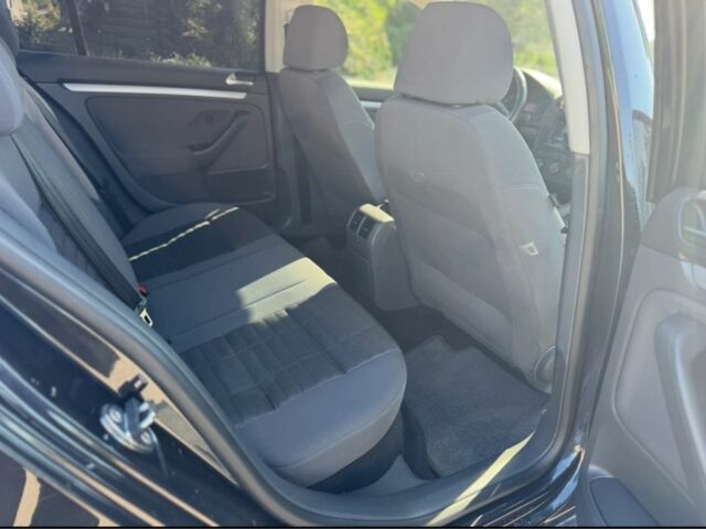 Черный Фольксваген Гольф, объемом двигателя 1.6 л и пробегом 191 тыс. км за 7900 $, фото 13 на Automoto.ua