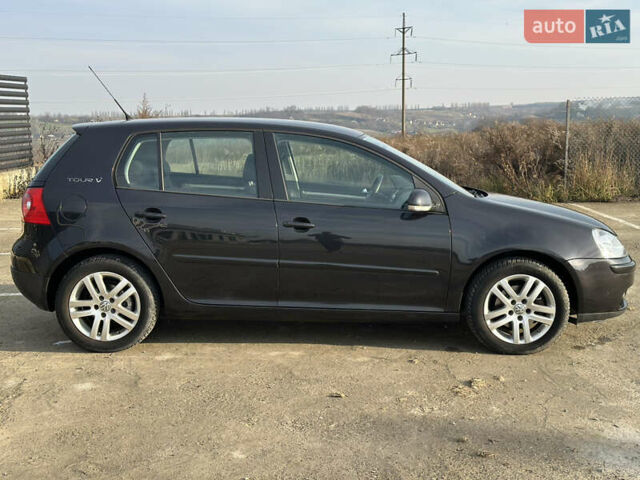 Черный Фольксваген Гольф, объемом двигателя 1.6 л и пробегом 227 тыс. км за 6299 $, фото 7 на Automoto.ua