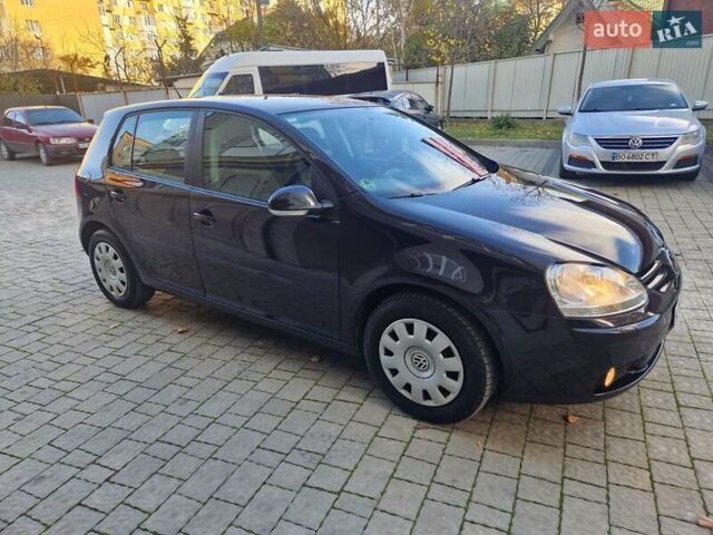 Черный Фольксваген Гольф, объемом двигателя 1.6 л и пробегом 255 тыс. км за 5950 $, фото 19 на Automoto.ua