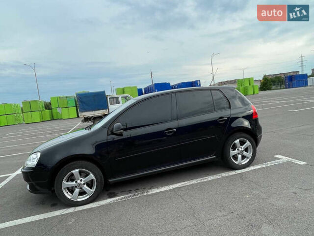 Черный Фольксваген Гольф, объемом двигателя 1.39 л и пробегом 347 тыс. км за 5800 $, фото 1 на Automoto.ua