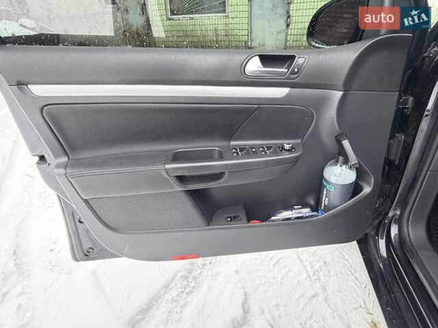 Черный Фольксваген Гольф, объемом двигателя 1.6 л и пробегом 242 тыс. км за 6750 $, фото 21 на Automoto.ua