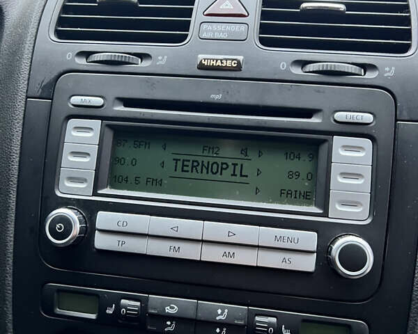 Чорний Фольксваген Гольф, об'ємом двигуна 1.6 л та пробігом 270 тис. км за 6800 $, фото 38 на Automoto.ua