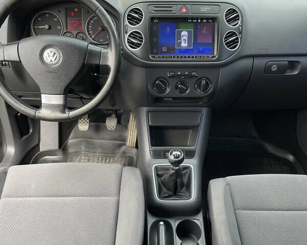 Чорний Фольксваген Гольф, об'ємом двигуна 1.9 л та пробігом 222 тис. км за 6000 $, фото 18 на Automoto.ua