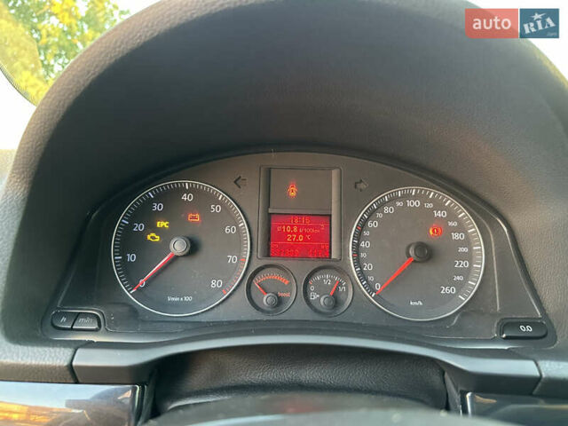 Черный Фольксваген Гольф, объемом двигателя 1.4 л и пробегом 337 тыс. км за 6200 $, фото 6 на Automoto.ua